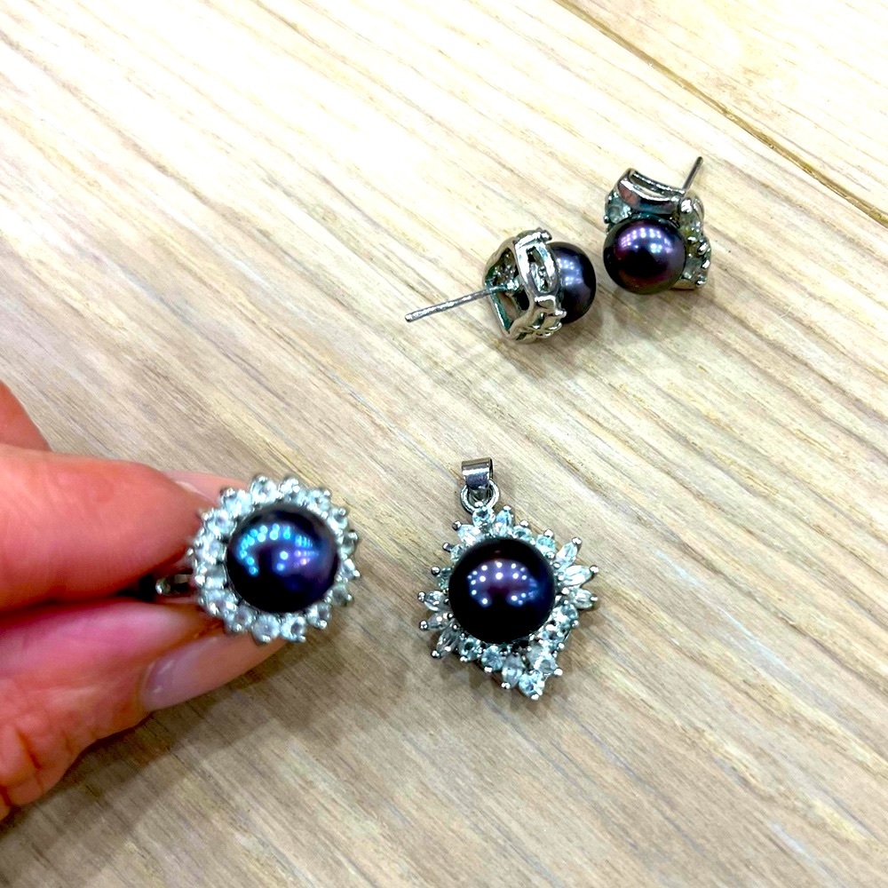 Beautiful Pearl set